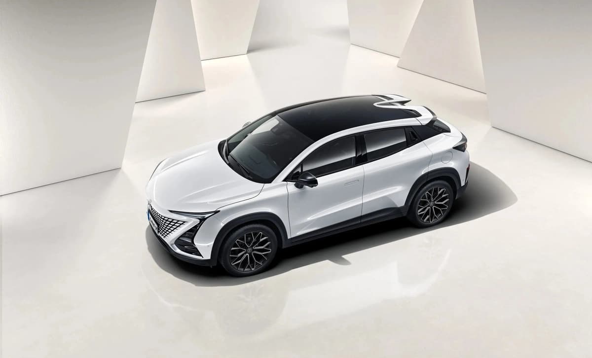 Daxili yanma mühərrikli Changan Uni-T 2023 200km/h 188hp